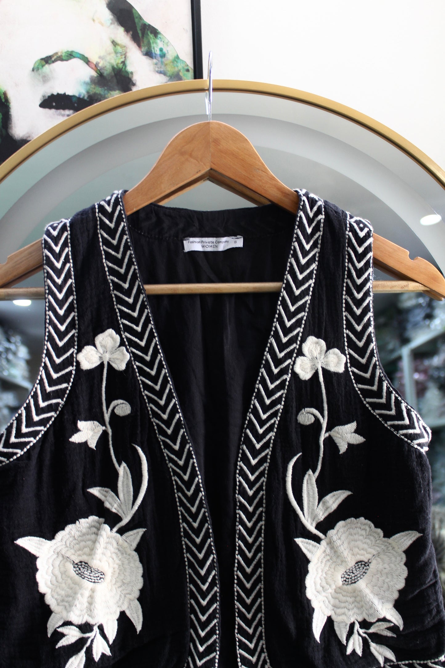 Black Ivory Bloom Vest