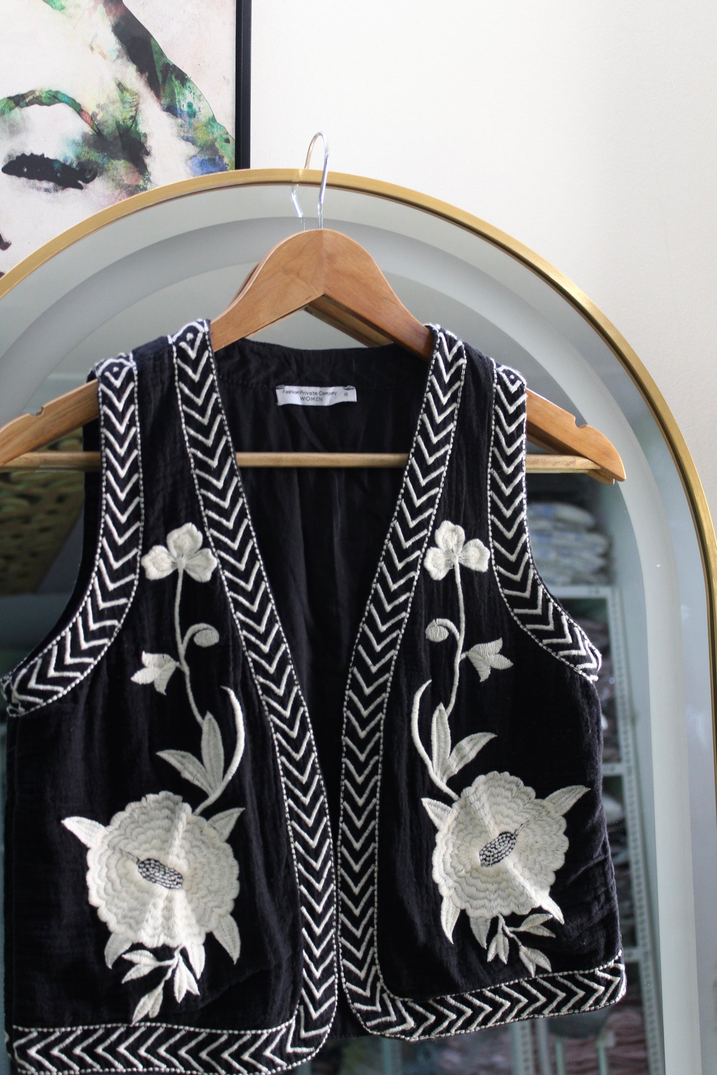 Black Ivory Bloom Vest